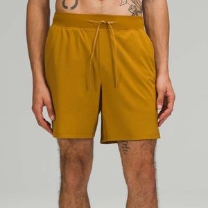 LULULEMON "T.H.E. SHORT" LINERLESS 7" INSEAM SIZE SMALL